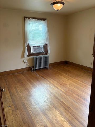 12 Ferncliff Rd, Bloomfield Twp., NJ 07003