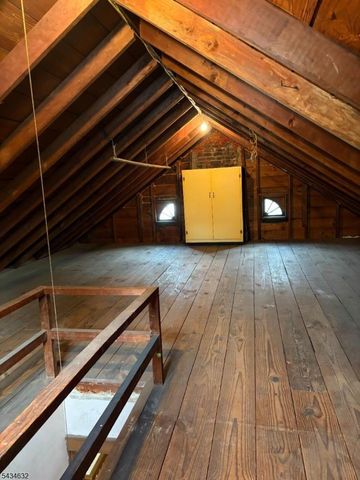 12 Ferncliff Rd, Bloomfield Twp., NJ 07003