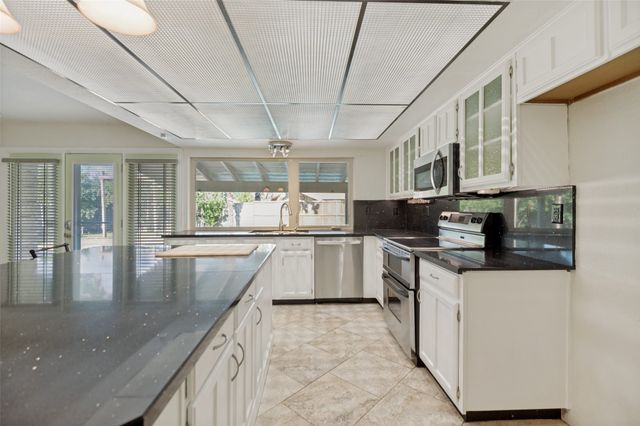 2200 Marble Falls Drive, Carrollton, TX 75007