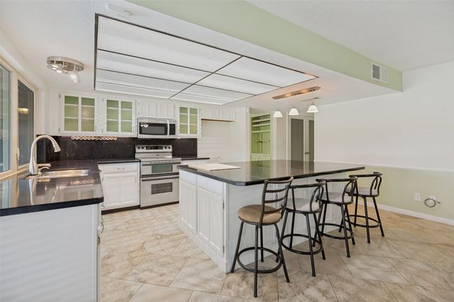 2200 Marble Falls Drive, Carrollton, TX 75007