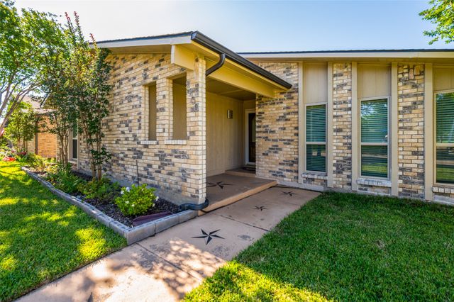 2200 Marble Falls Drive, Carrollton, TX 75007
