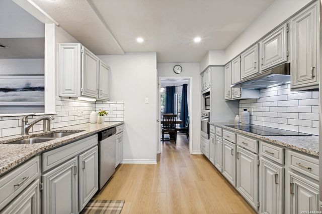 8823 Shade Tree, San Antonio, TX 78254