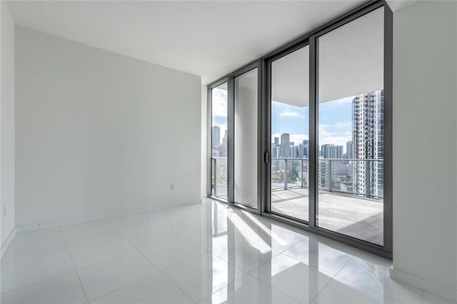 851 NE 1st Ave 1912, Miami, FL 33132