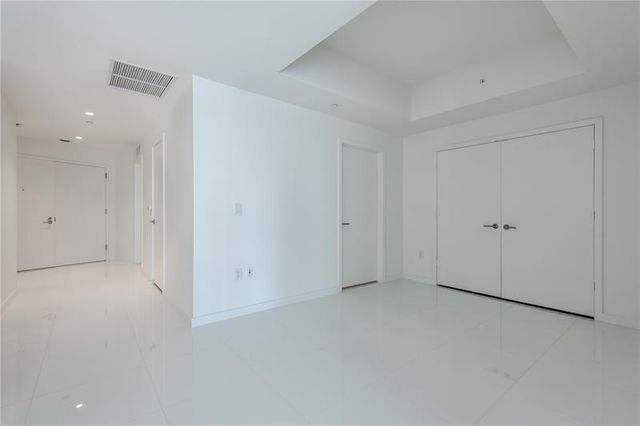 851 NE 1st Ave 1912, Miami, FL 33132