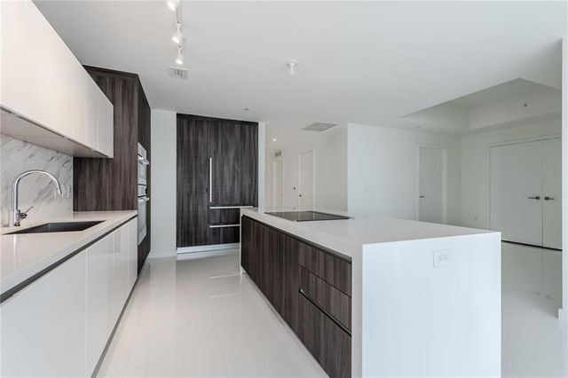 851 NE 1st Ave 1912, Miami, FL 33132