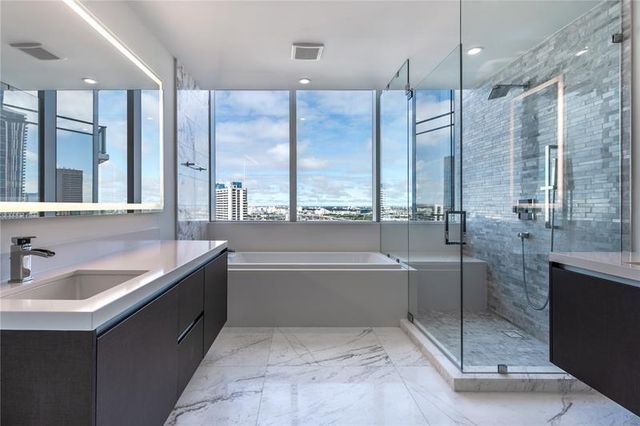 851 NE 1st Ave 1912, Miami, FL 33132