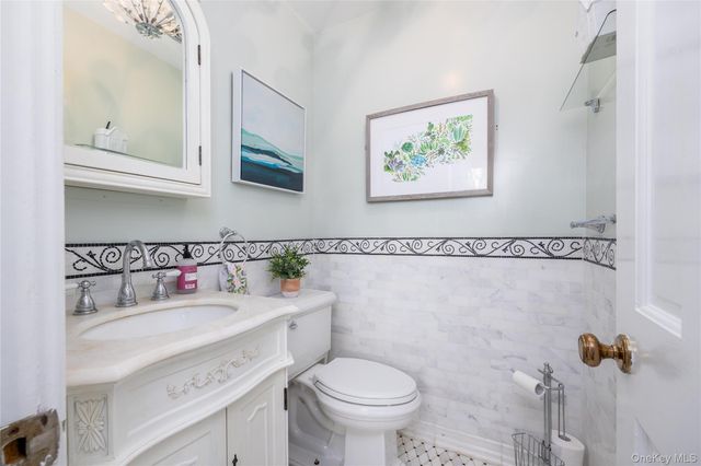 11 Oakland Court, Warwick, NY 10990