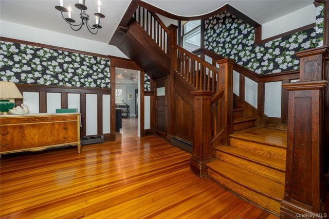 11 Oakland Court, Warwick, NY 10990