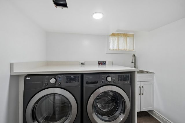 5601 S Sayre Avenue, Chicago, IL 60638