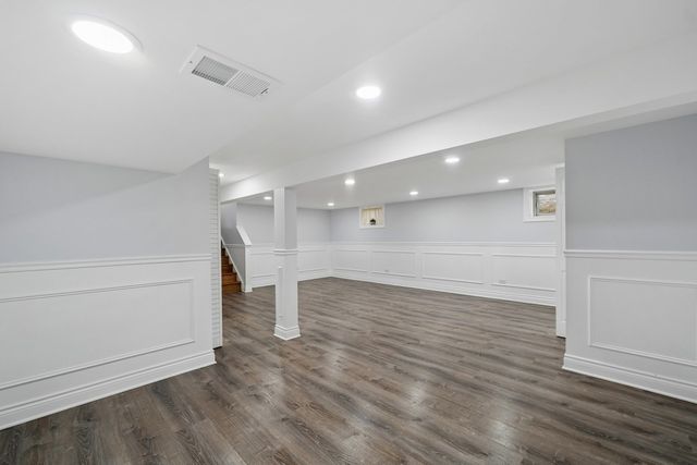 5601 S Sayre Avenue, Chicago, IL 60638