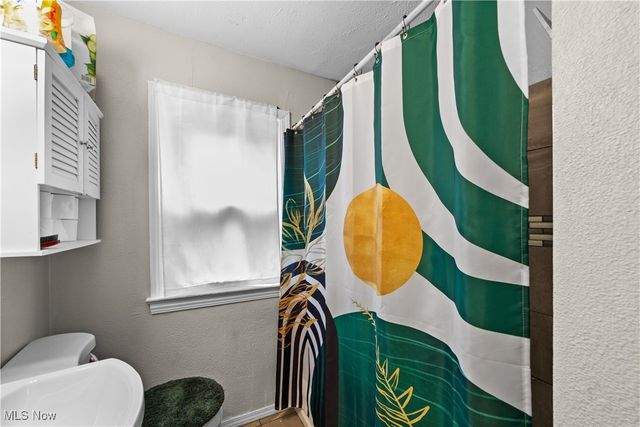 2536 Greenvale Road, Cleveland, OH 44121