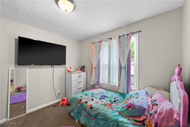 2536 Greenvale Road, Cleveland, OH 44121