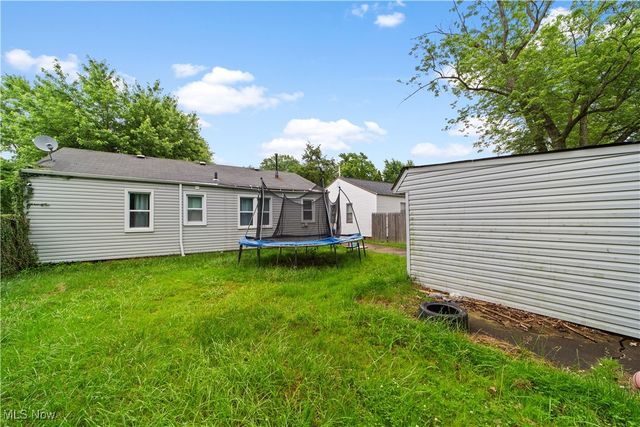 2536 Greenvale Road, Cleveland, OH 44121