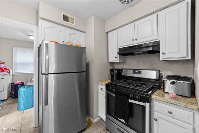 2536 Greenvale Road, Cleveland, OH 44121