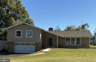 729 HILLTOP LN, Hershey, PA 17033