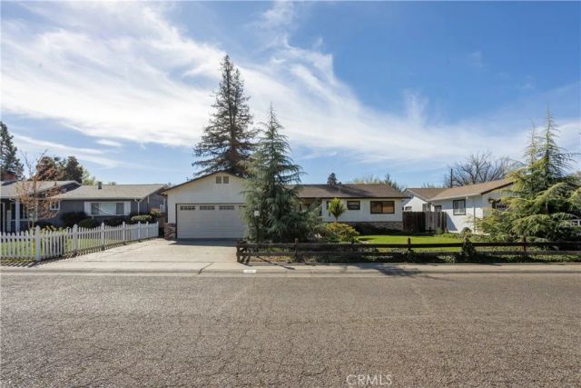 12 Jean Lane, Chico, CA 95926