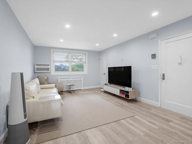249-20 57TH Avenue 262, Little Neck, NY 11362