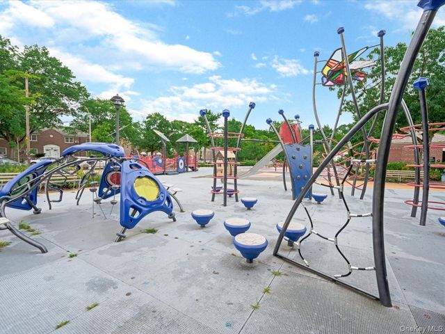 249-20 57TH Avenue 262, Little Neck, NY 11362