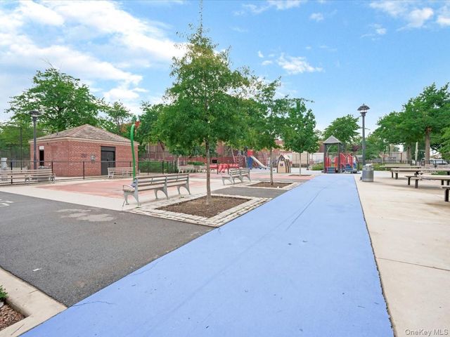 249-20 57TH Avenue 262, Little Neck, NY 11362