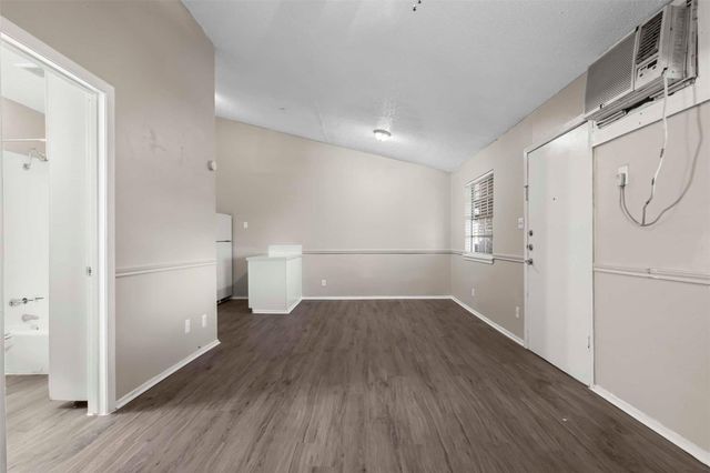 1302 Parker Lane LN 111, Austin, TX 78741