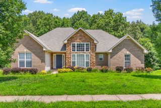 4397 Taylor Hall Ln, Adams, TN 37010