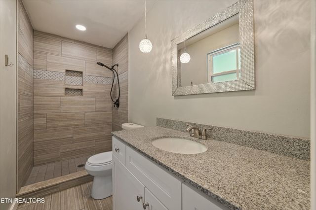 7613 Fall Wind Court, Powell, TN 37849