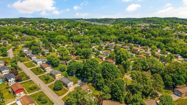7613 Fall Wind Court, Powell, TN 37849