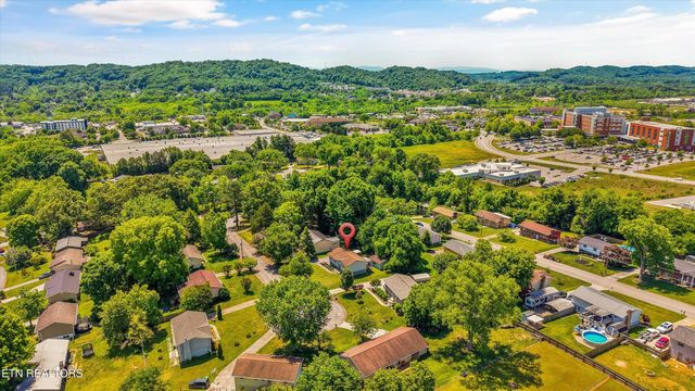 7613 Fall Wind Court, Powell, TN 37849