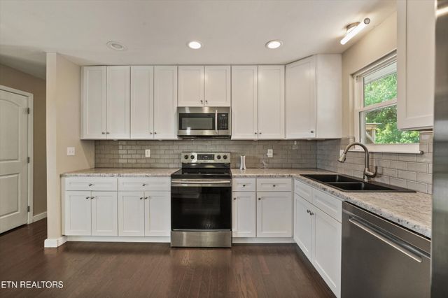 7613 Fall Wind Court, Powell, TN 37849