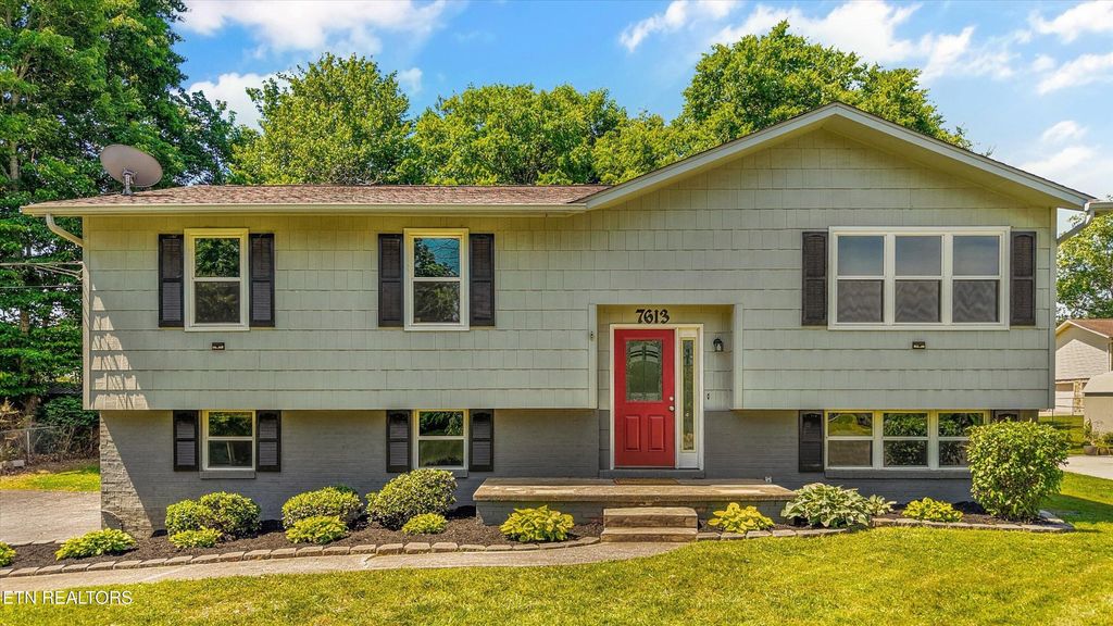 7613 Fall Wind Court, Powell, TN 37849
