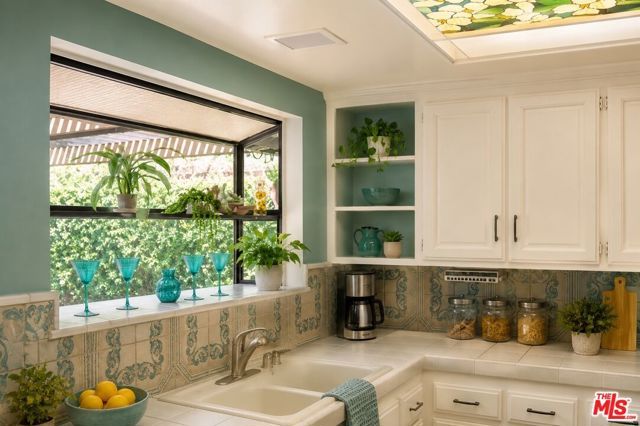 20617 Archwood Street, Winnetka (los Angeles), CA 91306