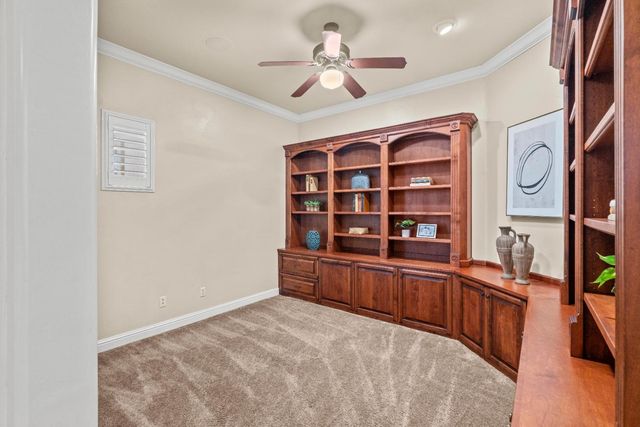 3900 Stoneleigh Ct, Roseville, CA 95747