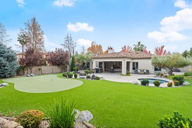 3900 Stoneleigh Ct, Roseville, CA 95747