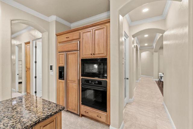 3900 Stoneleigh Ct, Roseville, CA 95747