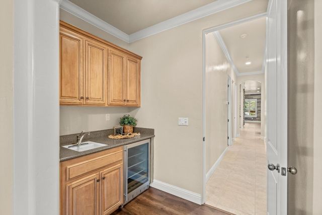 3900 Stoneleigh Ct, Roseville, CA 95747