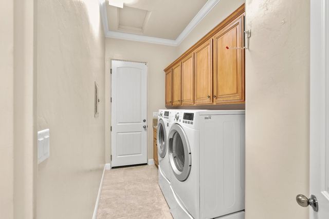 3900 Stoneleigh Ct, Roseville, CA 95747