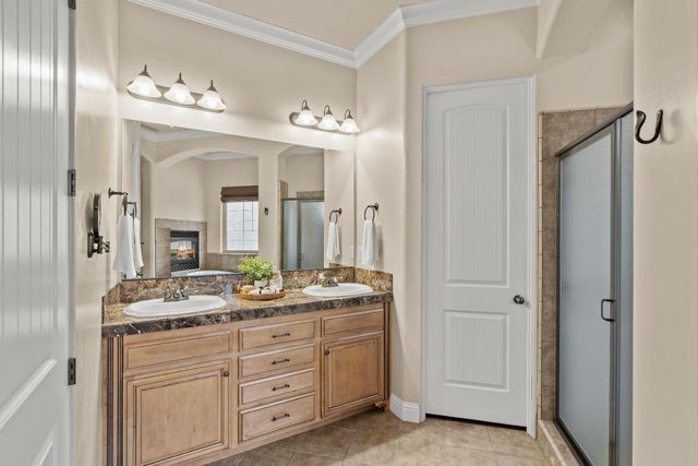 3900 Stoneleigh Ct, Roseville, CA 95747