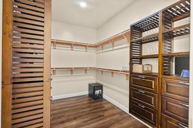 3900 Stoneleigh Ct, Roseville, CA 95747