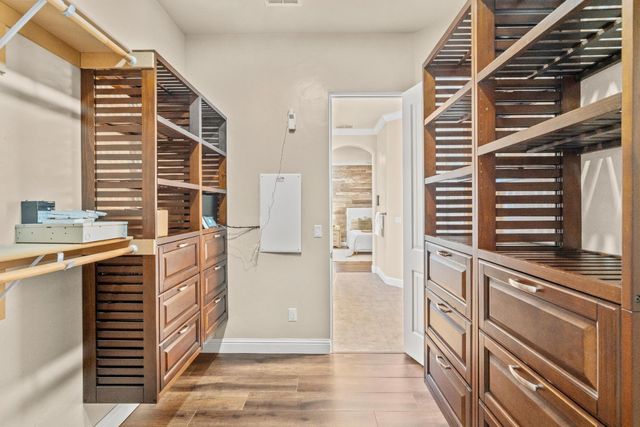 3900 Stoneleigh Ct, Roseville, CA 95747