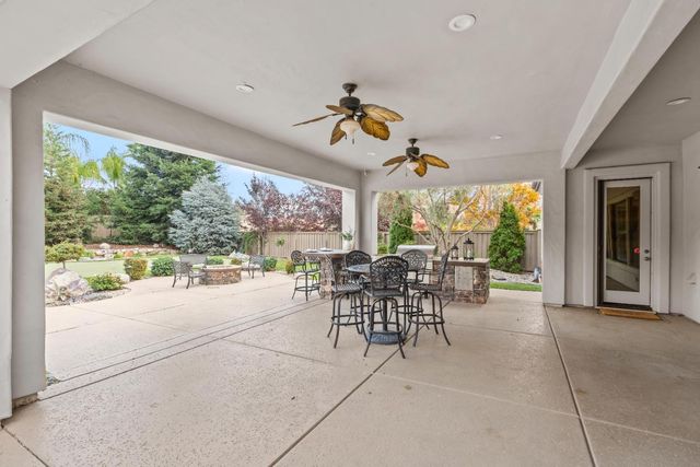 3900 Stoneleigh Ct, Roseville, CA 95747