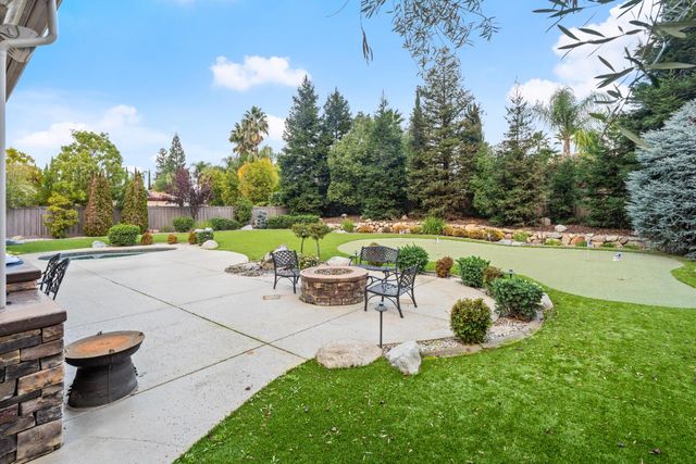 3900 Stoneleigh Ct, Roseville, CA 95747