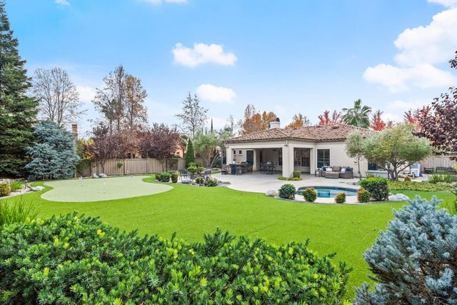 3900 Stoneleigh Ct, Roseville, CA 95747