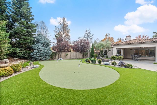 3900 Stoneleigh Ct, Roseville, CA 95747