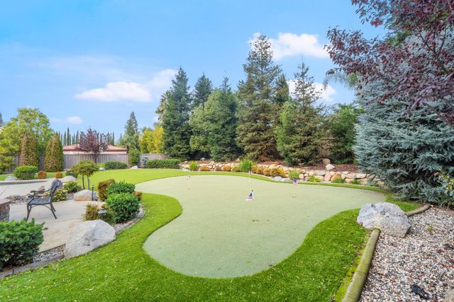 3900 Stoneleigh Ct, Roseville, CA 95747