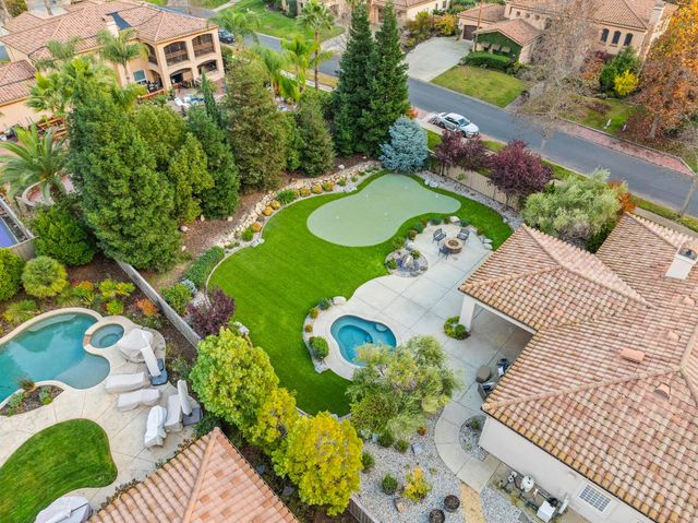 3900 Stoneleigh Ct, Roseville, CA 95747