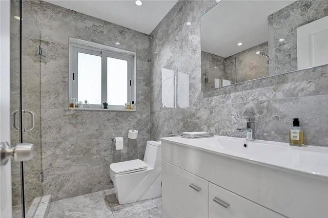 2830 NE 55th Street, Fort Lauderdale, FL 33308