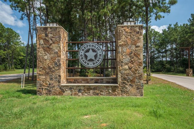 11709 Grand North Road, Willis, TX 77378