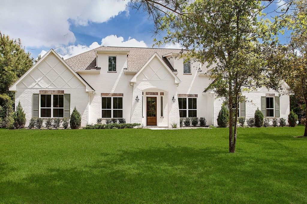 11709 Grand North Road, Willis, TX 77378