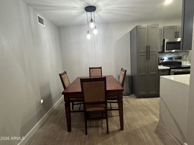 1942 S EMERSON -- 213, Mesa, AZ 85210