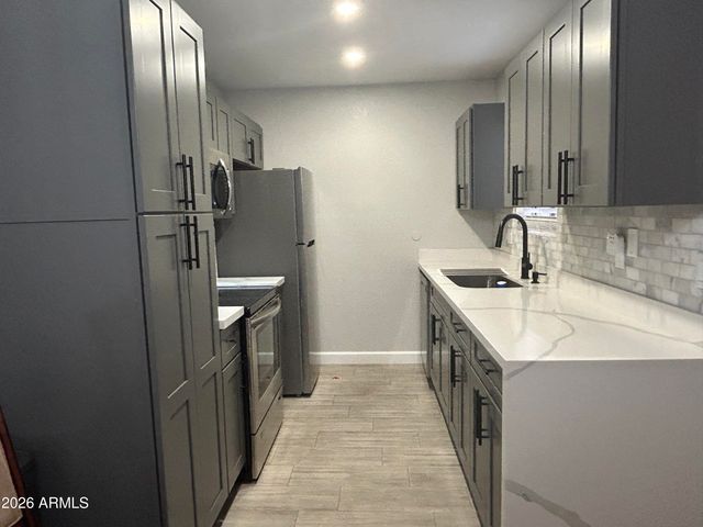 1942 S EMERSON -- 213, Mesa, AZ 85210